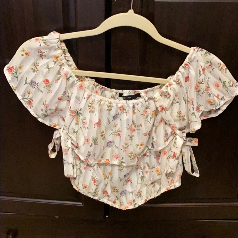 Floral Cropped Off-the-shoulder top